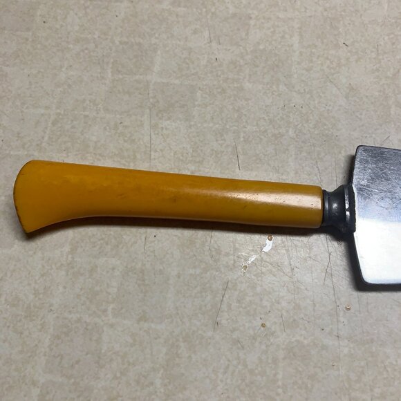 Vtg Stainless Steel Serrated Cake Pie Server Knife Butterscotch Bakelite Handle - Picture 5 of 6